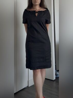 Context Black Short-Sleeve Midi Dress with Tie Neck